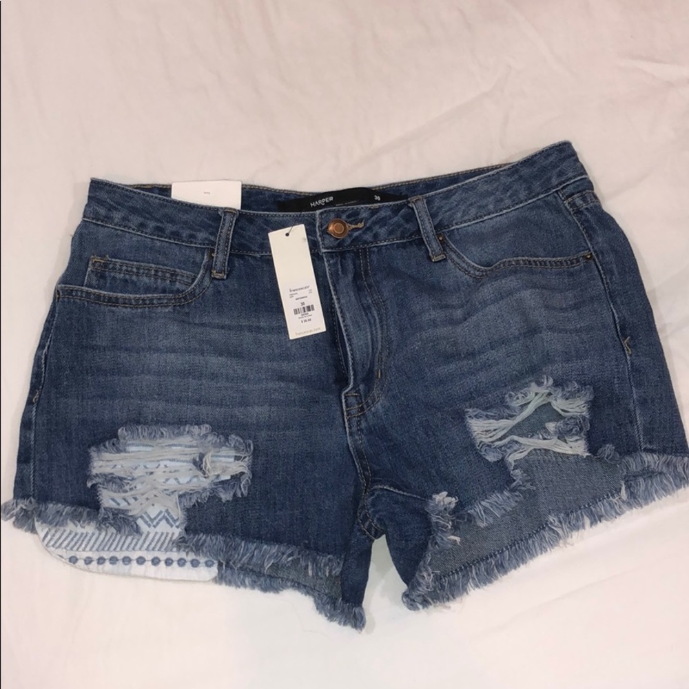 Jeans shorts with embroidered pocket